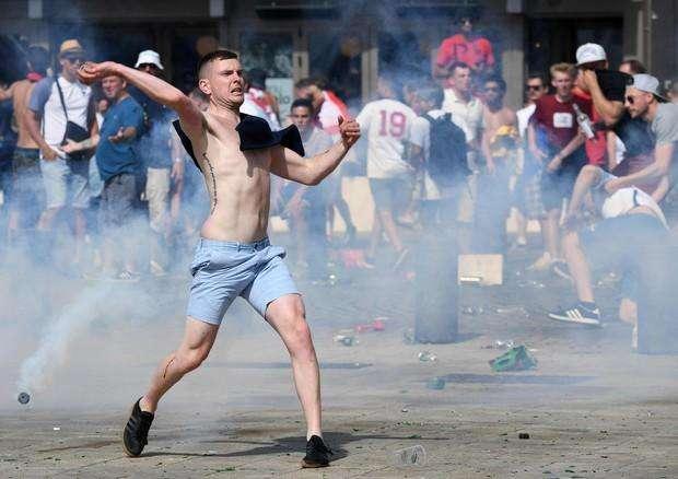 Euro 2016, incidenti di Marsiglia: Russia, multa da 150 mila euro