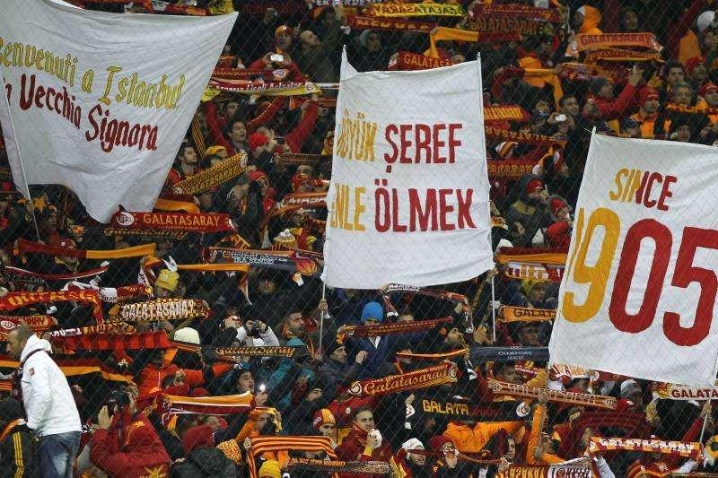 Galatasaray-Benfica 2-1: decide Podolski! Si riapre la corsa agli ottavi
