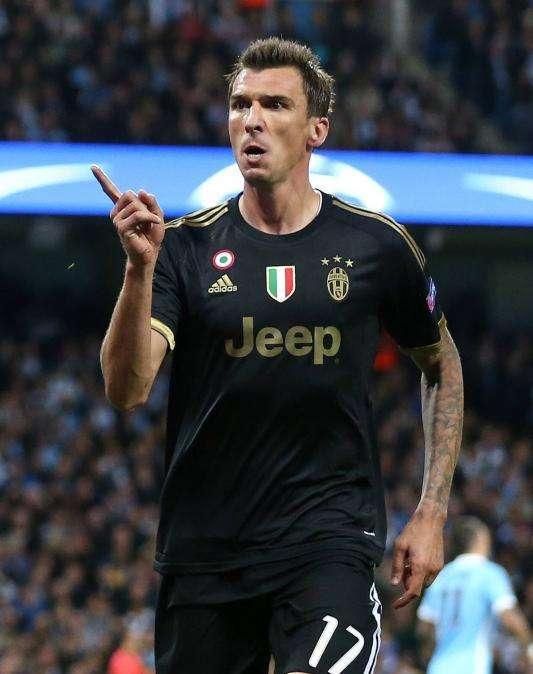 Juventus-M'Gladbach, le probabili formazioni: gara decisiva, Allegri ritrova Mandzukic e Barzagli torna terzino?