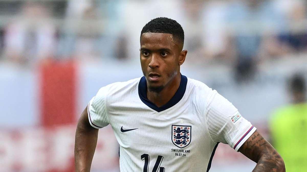 Aston Villa, Ezri: "Il morale è alto. Queste sono partite che tutti vorrebbero giocare"