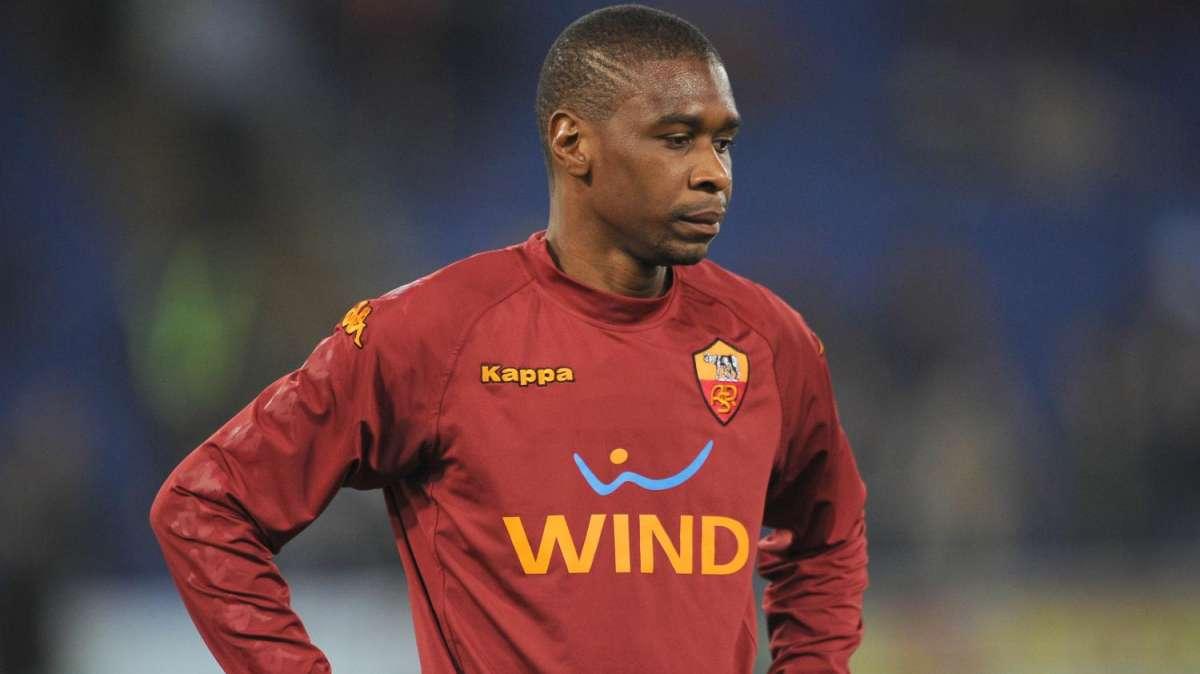 Roma attenta, Juan piace in Brasile