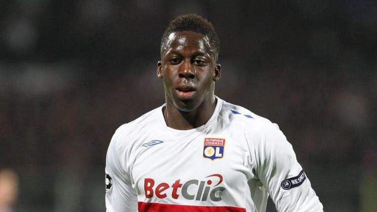 Arsenal, Wenger alla caccia di un laterale mancino