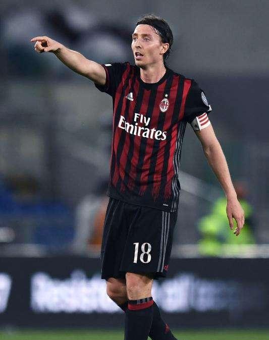 Milan, rinnovo per tre: Montolivo, Calabria e Antonelli 