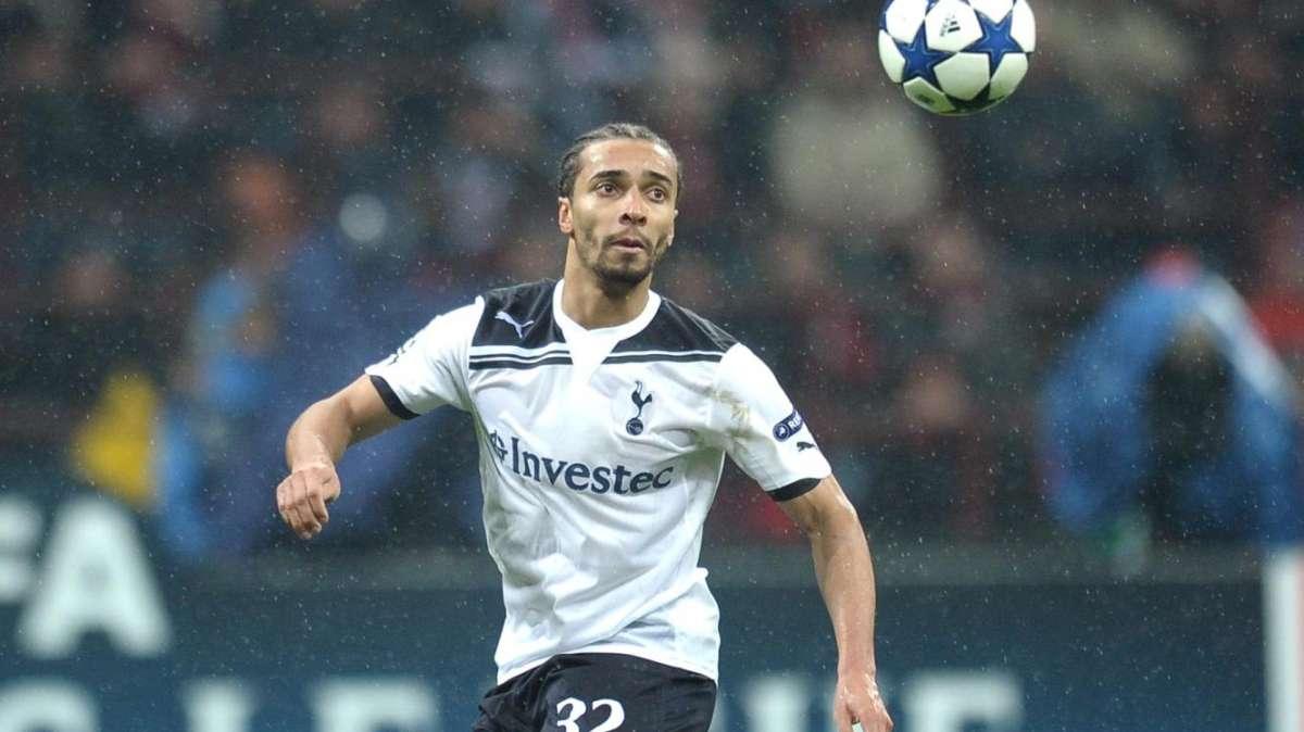 Tottenham, Assou-Ekotto avvisa il Milan: "Abbiamo già punito l'Inter"
