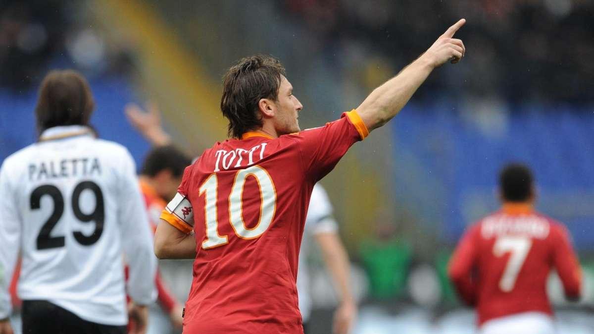 Roma, Totti: "Io in campo nel derby? Non lo so"