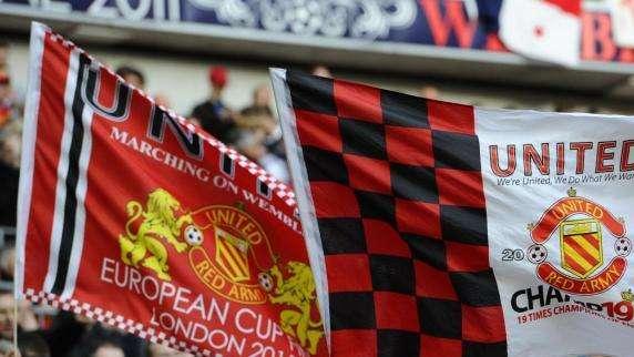 Man. United, Scholes non molla