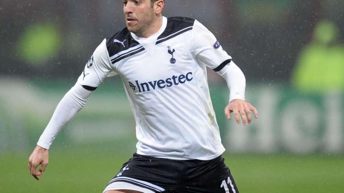 Man Utd, pronta un'offerta per soffiare Van De Vaart al Tottenham