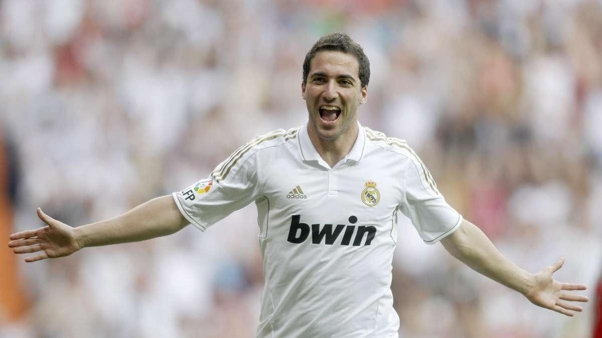 Chelsea, Mourinho punta Higuain per l'attacco