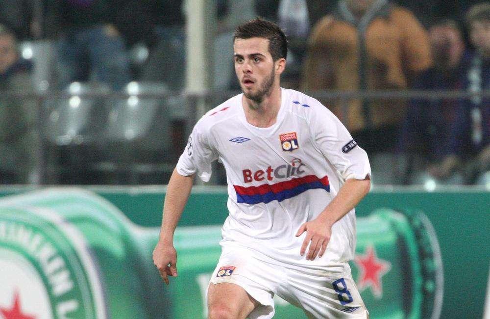 Inter, sfida al Chelsea per Pjanic
