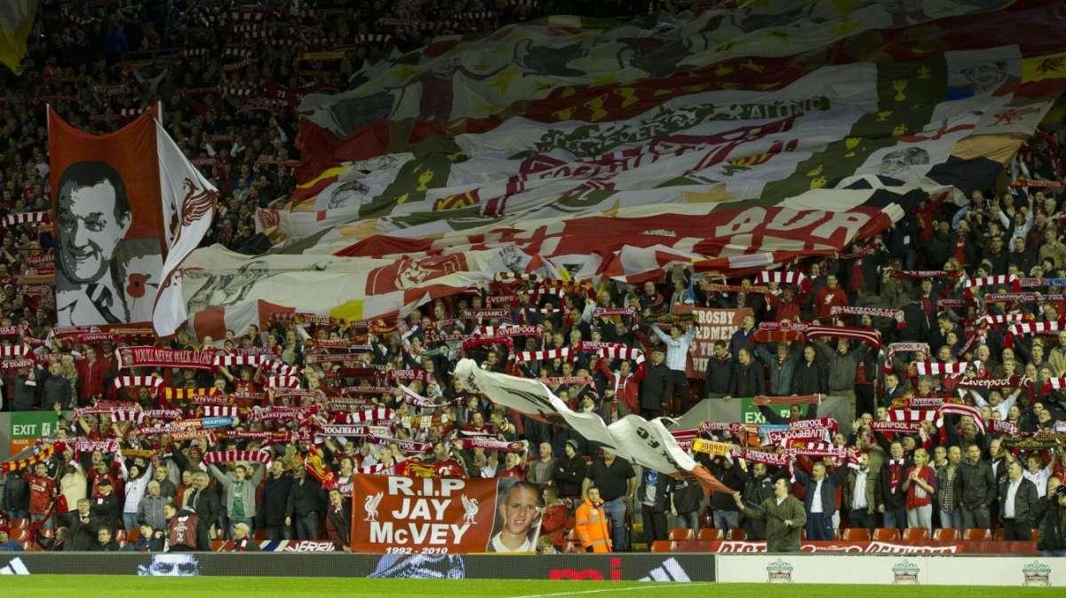 Liverpool, braccio di ferro per Young