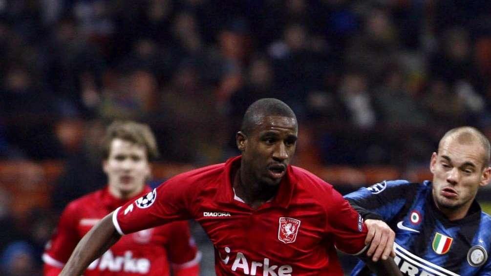 Twente, Douglas fra Milan e Barça