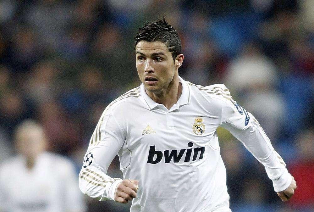 Real Madrid, avanti tra le polemiche