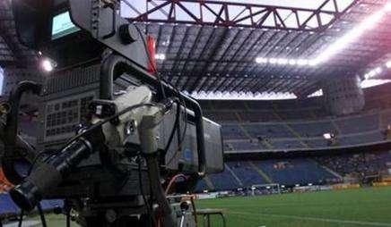 Diritti tv, il calcio non rende più: zavorra da 500 mln