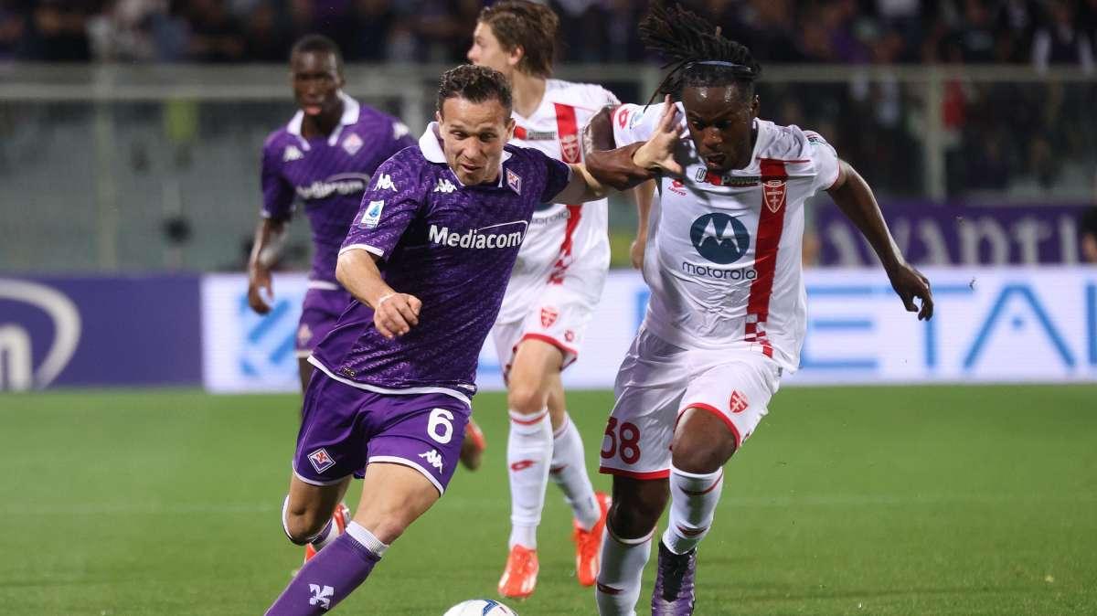 Juventus attiva anche nel mercato in uscita: Kostic e Arthur restano in orbita viola