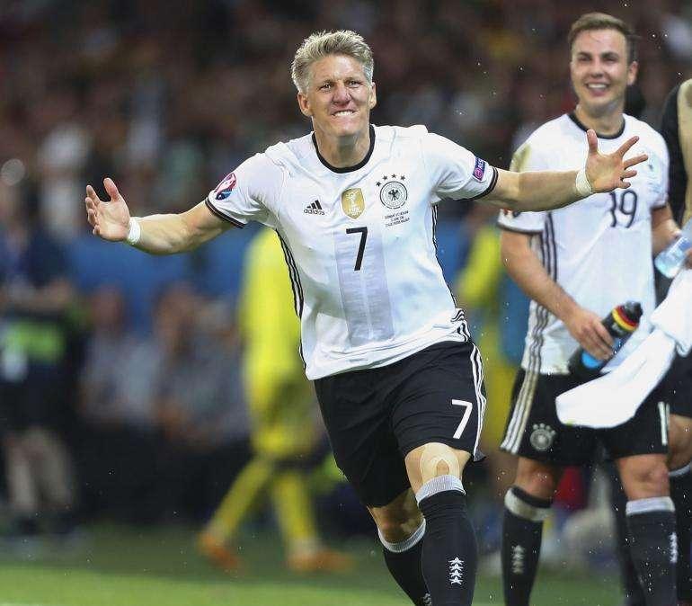 Il Bayern riapre la porta a Schweinsteiger: "Se dirà che vuole ritornare ne parleremo"