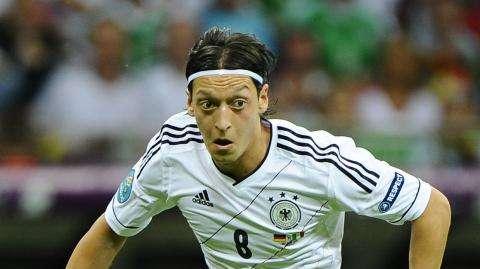 Real Madrid, Ozil: "Pallone d'Oro? Ecco chi voterei..."