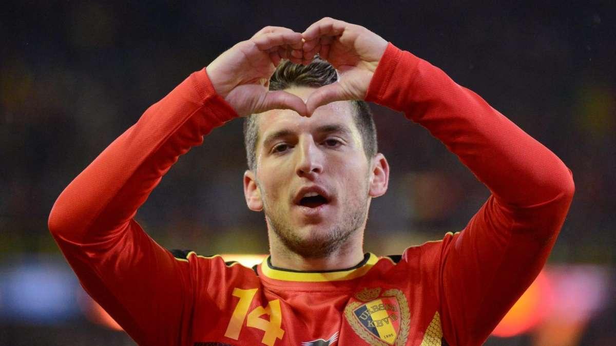 Bruxelles sotto assedio, Mertens vicino alle famiglie colpite