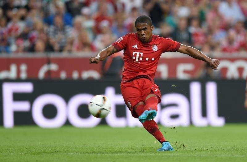 Douglas Costa chiama Guardiola alla guida del Brasile