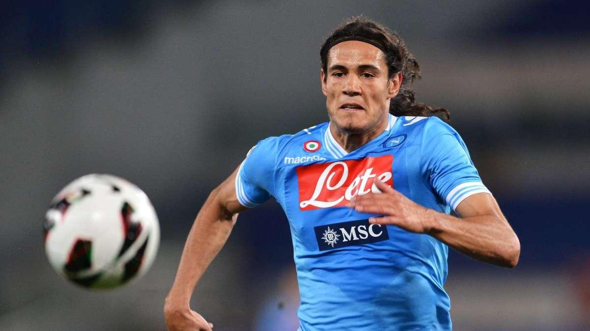 Napoli, ultimatum a Cavani: rinnovo o addio