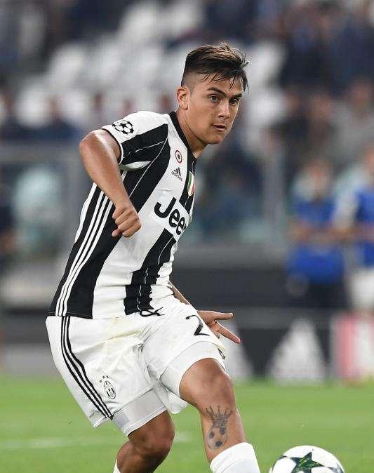 Juve: il Barcellona non molla Dybala