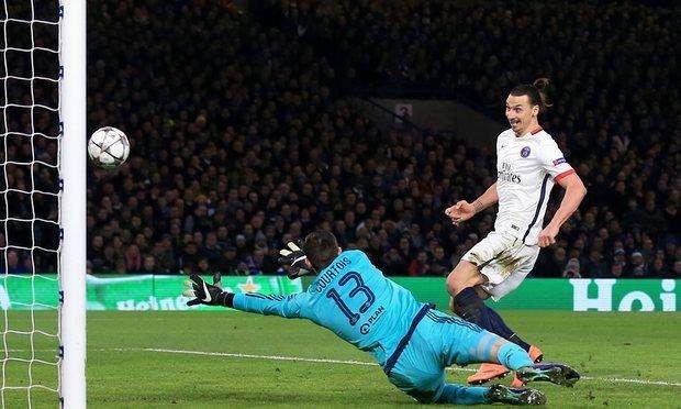 Premier League: Ibra fa fuori il Chelsea, Spurs demoliti dal Borussia. Derby al Liverpool