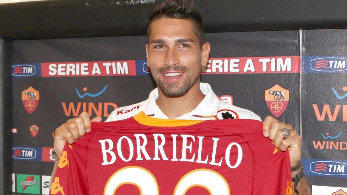 Roma, Borriello: "Napoletano, ma nessun problema con i tifosi romanisti"