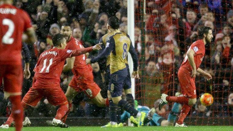 Premier League, Arsenal pari beffa al 90': aggancio Leicester. Pari per City e Chelsea