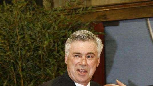 Milan, Ancelotti consiglia Anelka e Drogba
