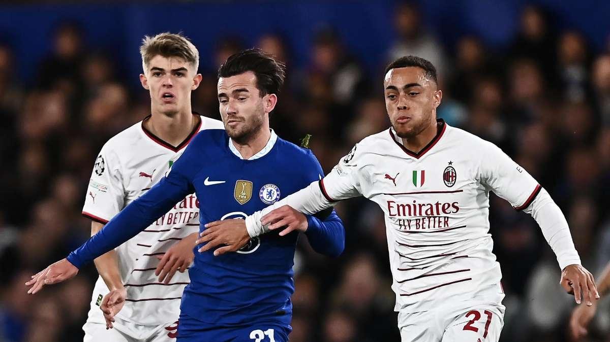 Borussia Dortmund, Chilwell nel miriino: il Chelsea può pagare parte dell'ingaggio