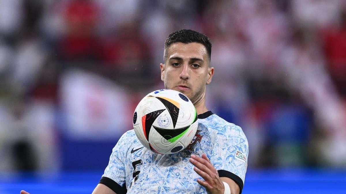 Real Madrid, Dalot difficile: il Manchester United spara alto con la richiesta