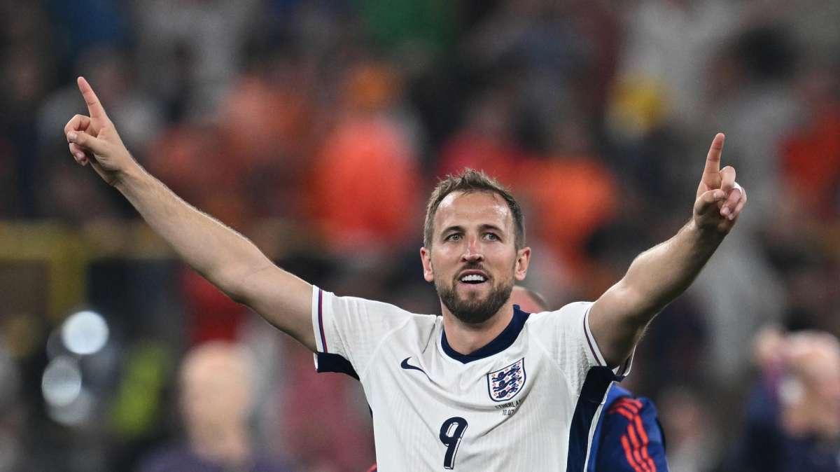 Harry Kane festeggia le 100 presenze con l'Inghilterra: "Numeri speciali. CR7 mi ispira a giocare sempre di più e superare record"