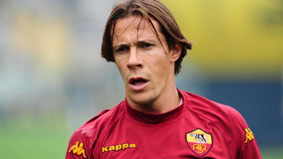 Roma, Taddei fuori un mese