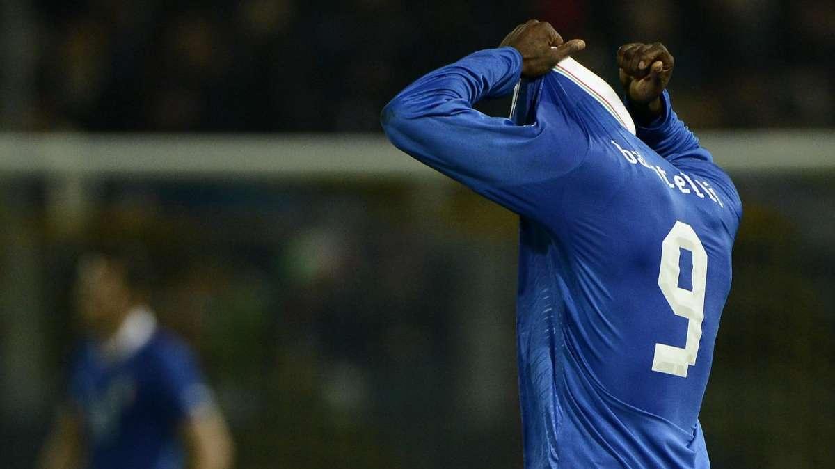 Zabaleta: "Balotelli immenso talento nei piedi, ma non nella testa"