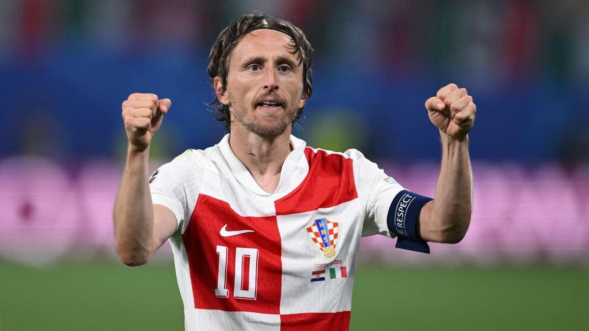 Modric: "Posso ancora dare una mano alla Nazionale. I Mondiali? Ci penso, ma sono ancora lontani"