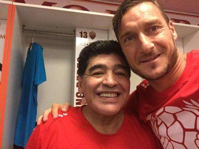Roma, Totti: “Napoli forte anche senza Milik. Ho giocato con Maradona ora posso smettere”