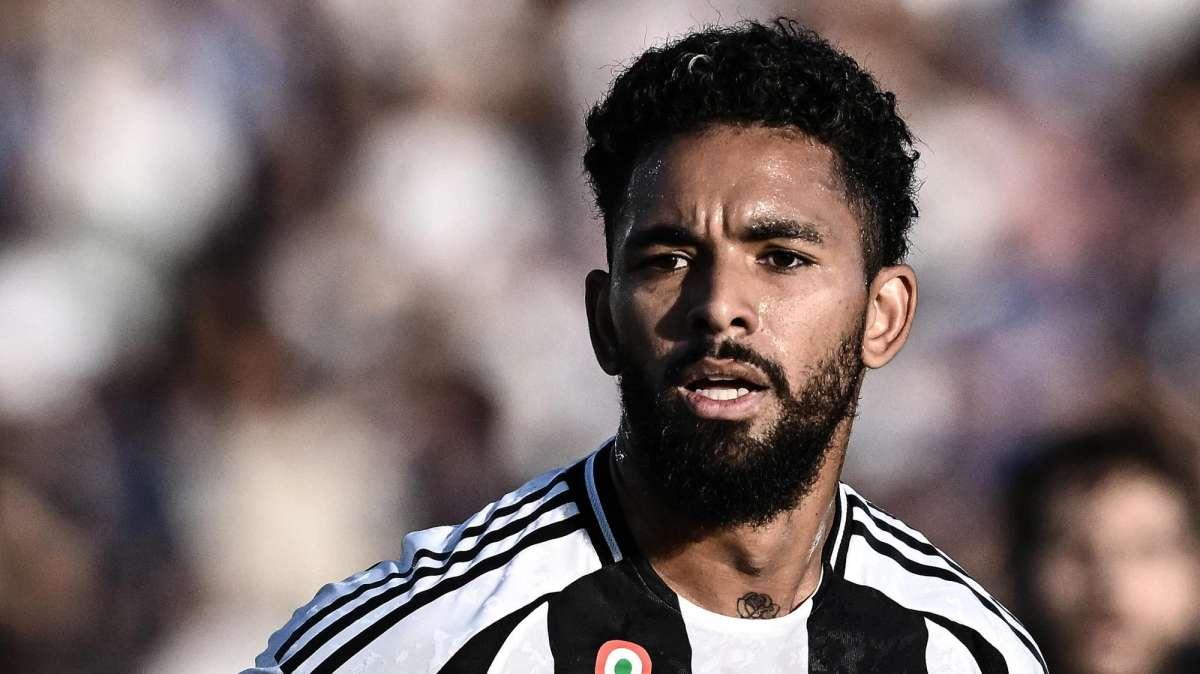 Juventus, il Manchester City interessato a Douglas Luiz: può arrivare una proposta