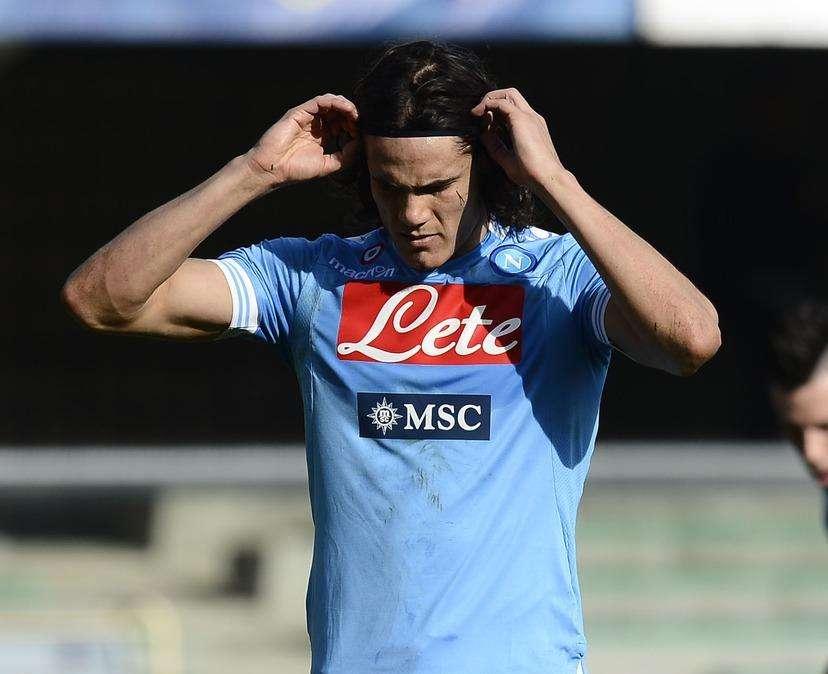 Cavani, il d.s. del Napoli: "C'è la clausola, resta"