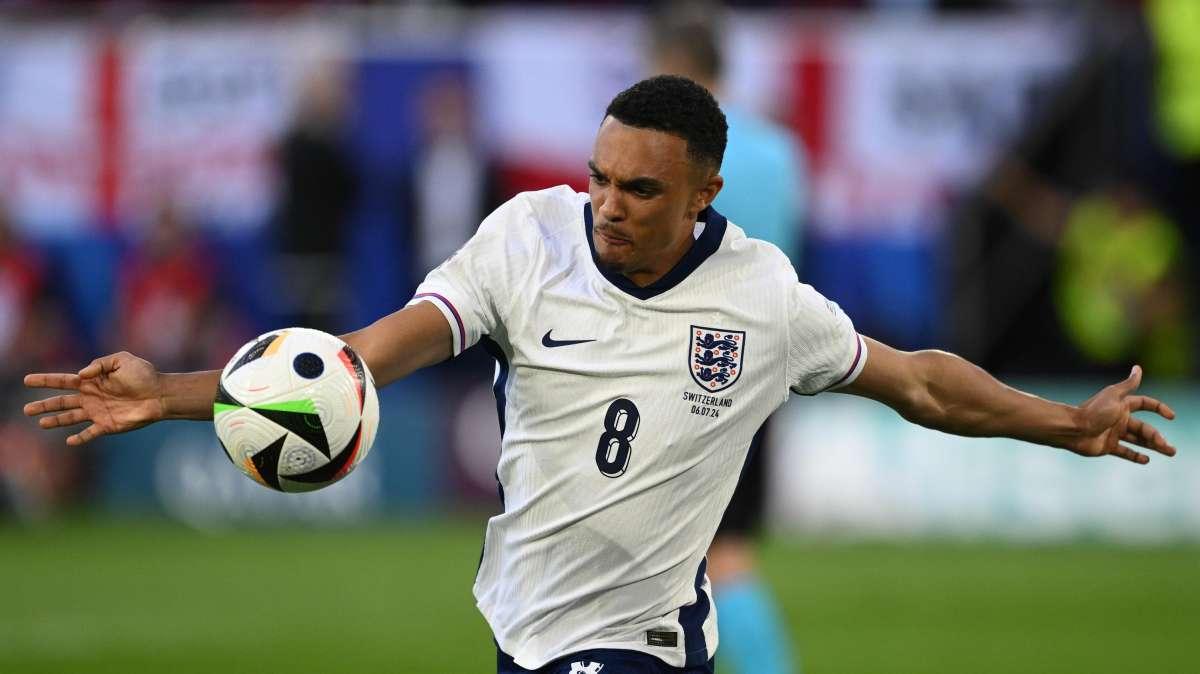 Romano: “Il Real Madrid vuole Alexander-Arnold come free agent. Sono previsti…”