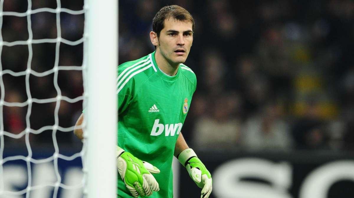 Real Madrid, contusione alle costole per Casillas