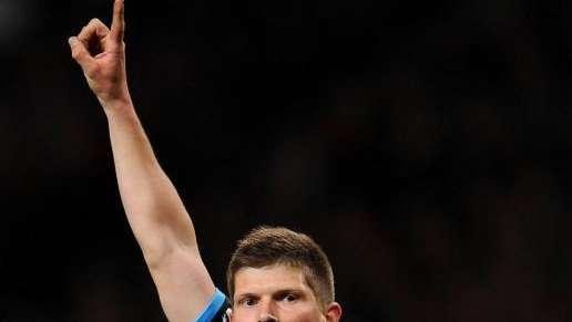 Remuntada Schalke, fa 2-2 con l'Arsenal e resta primo