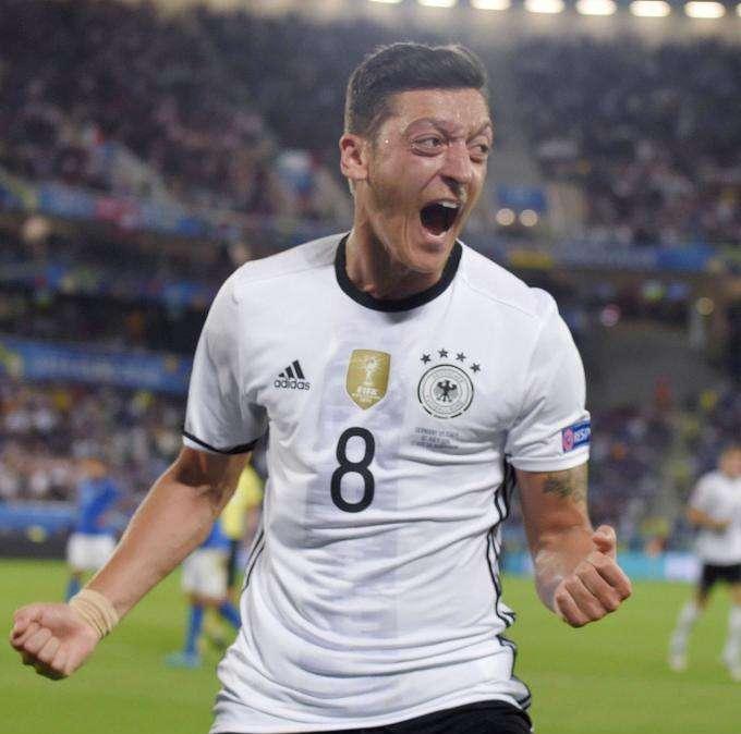 Arsenal, per Ozil possibile futuro in Germania o in Spagna