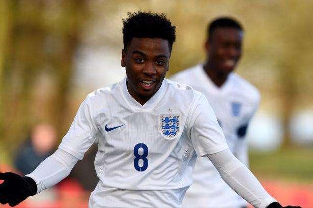 Calciomercato, il Barça tenta di scippare ai Red Devils il talentino Angel Gomes 