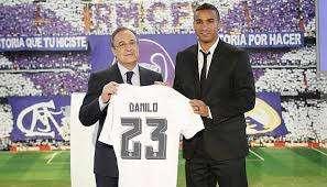 Clasico, Real Madrid - Barcellona: Danilo favorito su Carvajal per una maglia da titolare