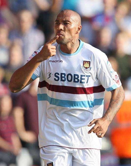 Tanti auguri a John Carew, gigante dal fiuto del gol diventato... attore