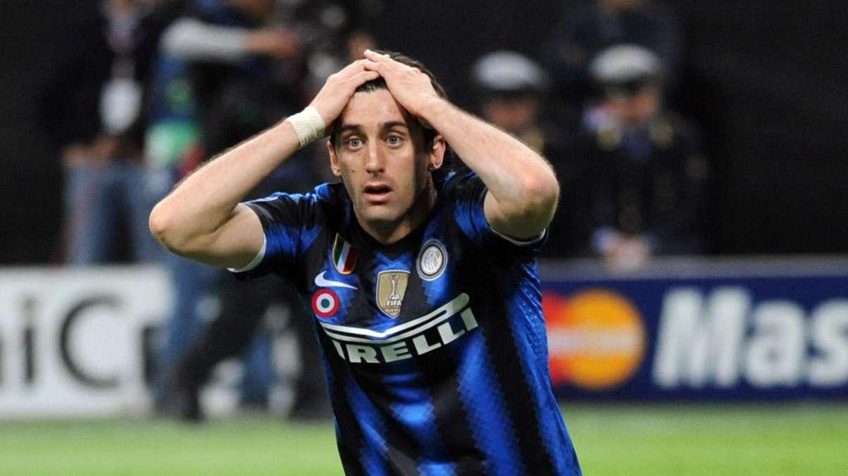 Genoa sceglie: tra Borriello e Milito...