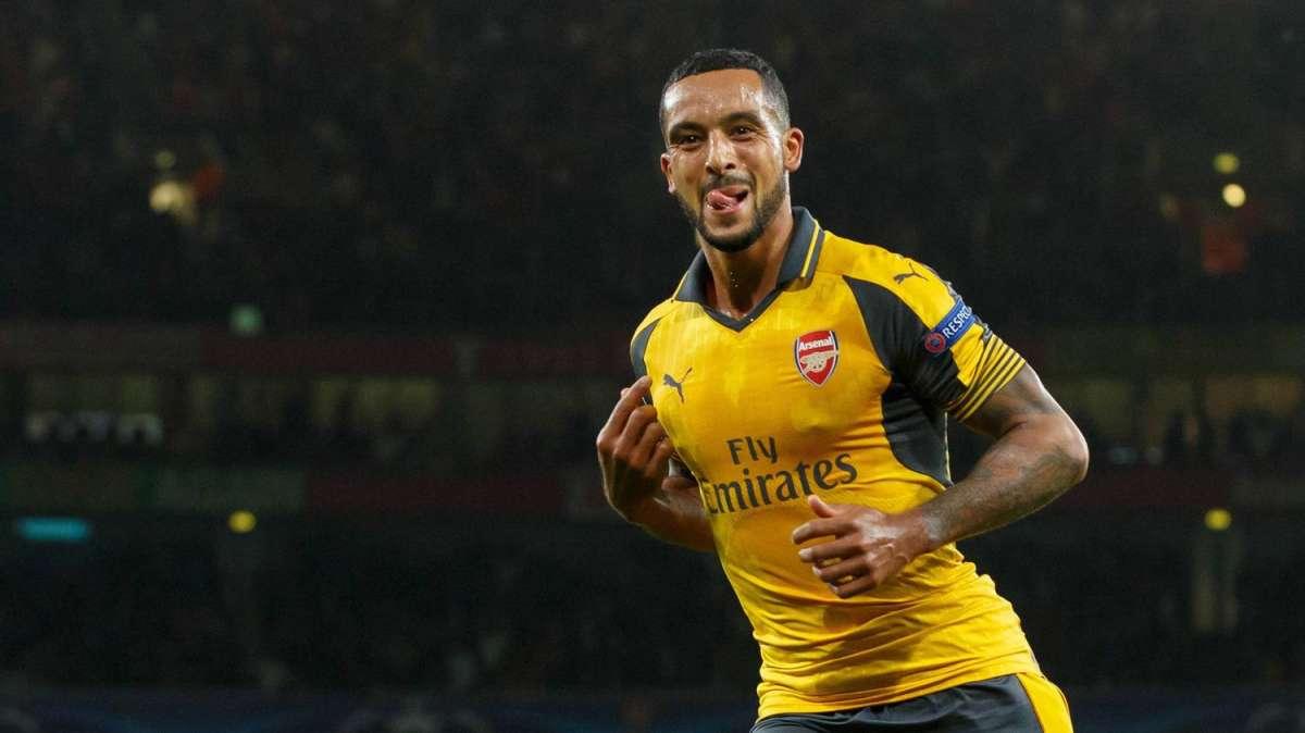 Arsenal, anche Theo Walcott tra le "leggende" per i tour all'Emirates Stadium