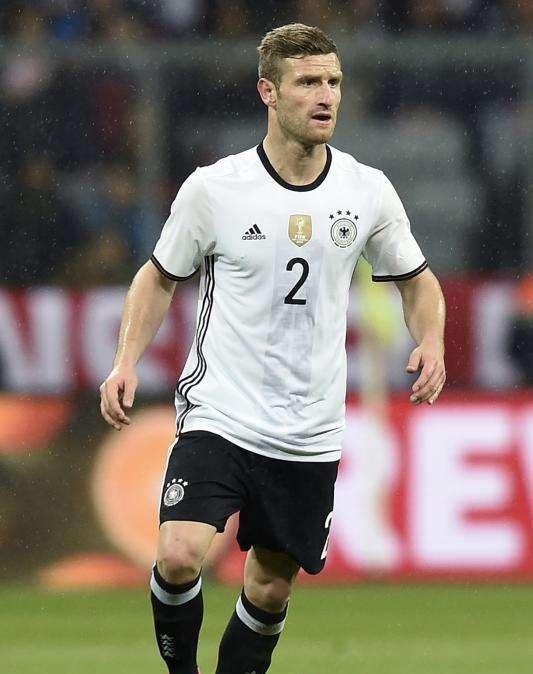Valencia, Mustafi: "Qui sto bene ma ho molte offerte"