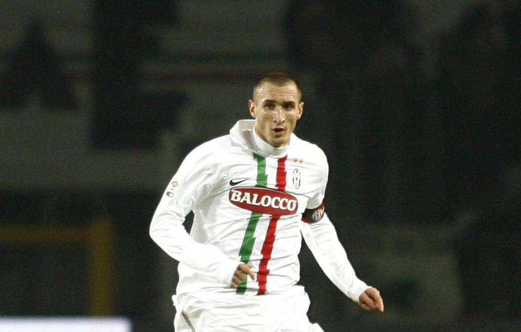 Real Madrid, offerto Higuain per Chiellini