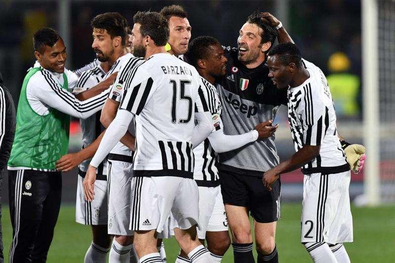 Juve, Buffon e Barzagli bianconeri a vita!
