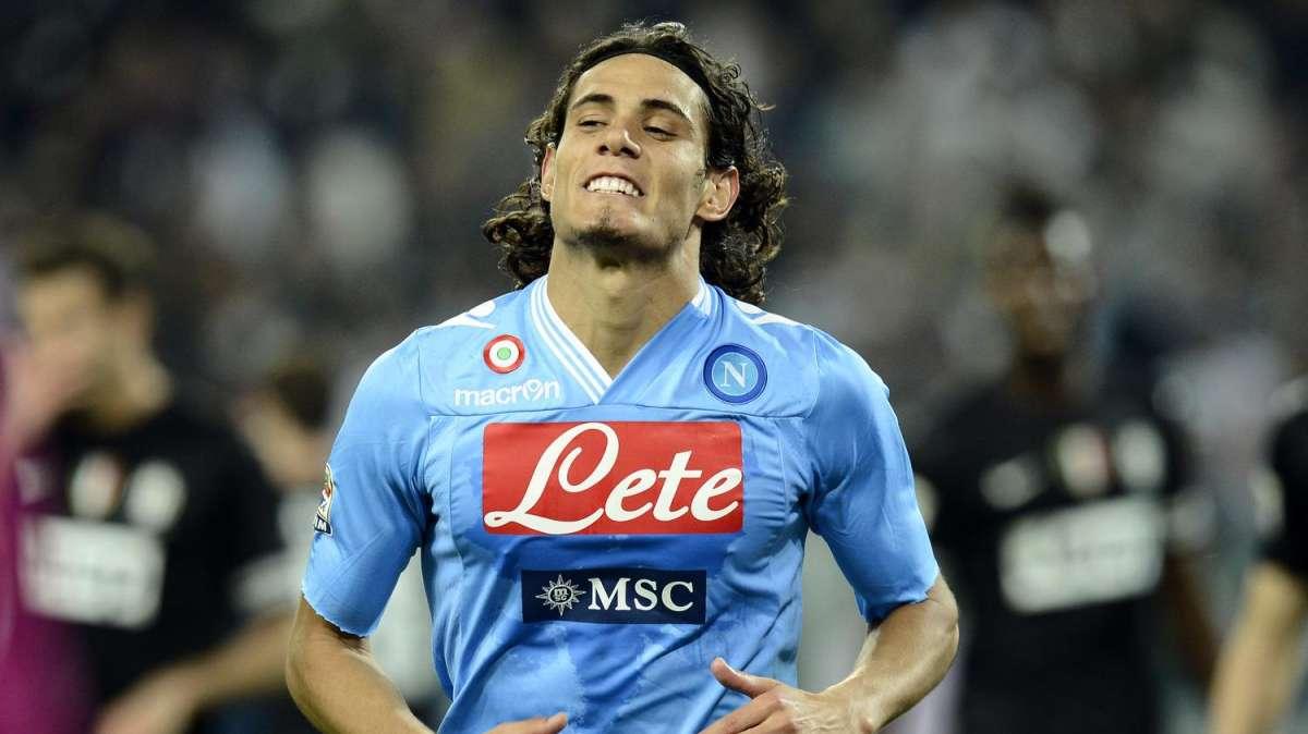 Cavani a cuore aperto: "No a veline, ferrari e playstation. Idolo? Batistuta, anche se..."